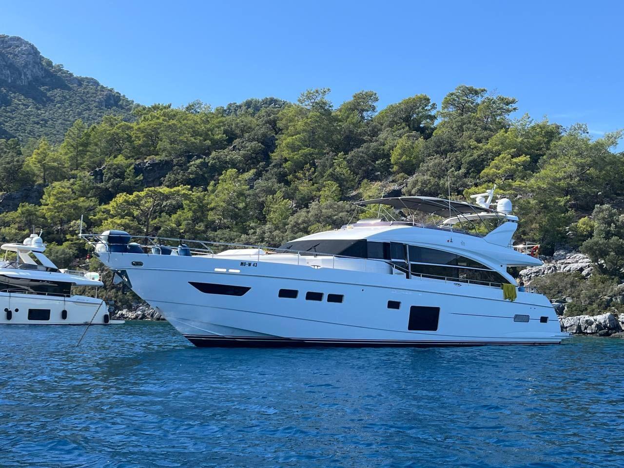 Princess Yachts 82 te koop