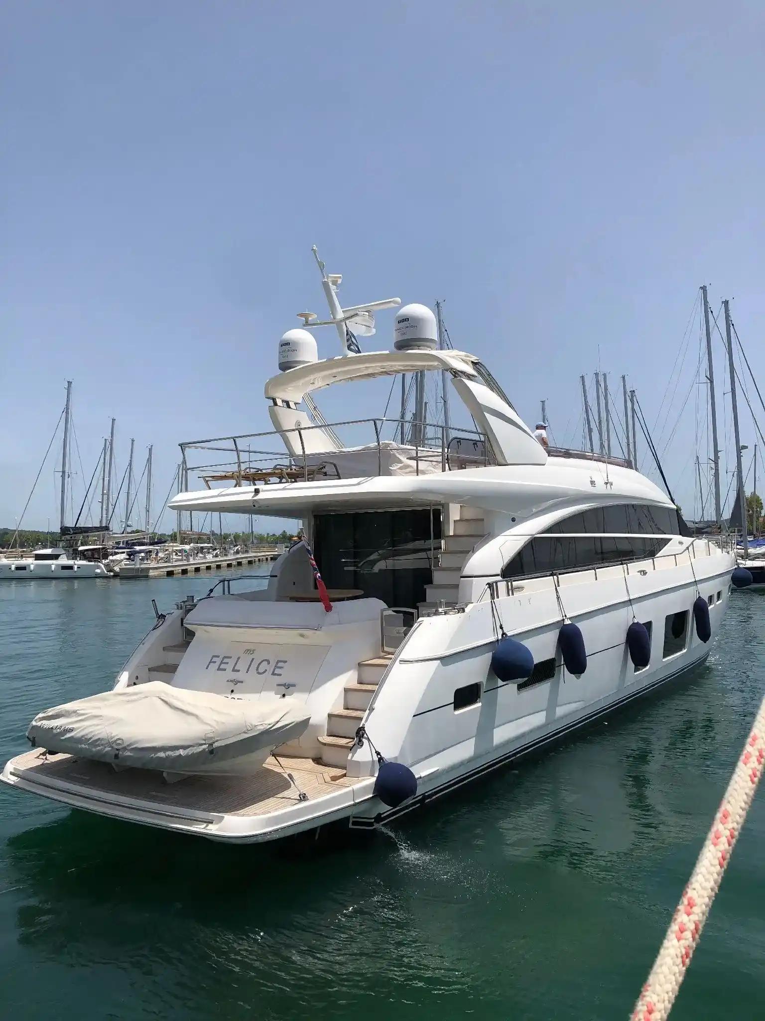 Princess Yachts 82 te koop
