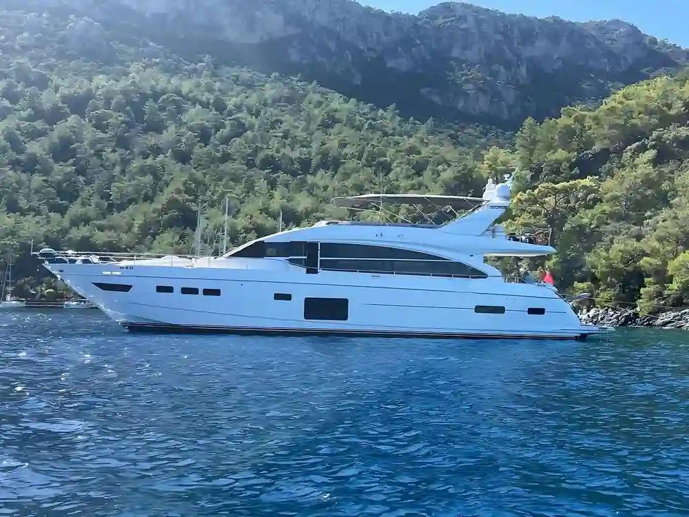 Princess Yachts 82 te koop