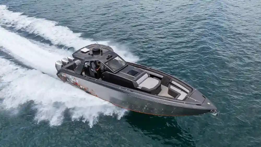 Cigarette Racing 42' Auroris in vendita