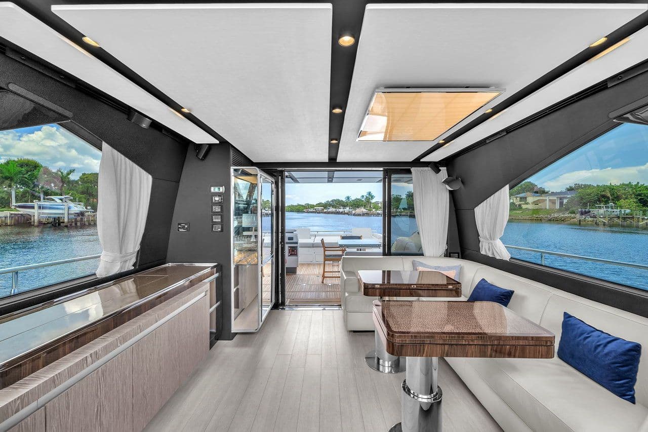 2020 Azimut S7 Fly Sold in Miami, Florida Flybridge 3