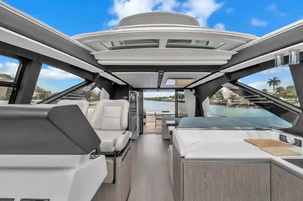2020 Azimut S7 Fly Sold in Miami, Florida Flybridge 2