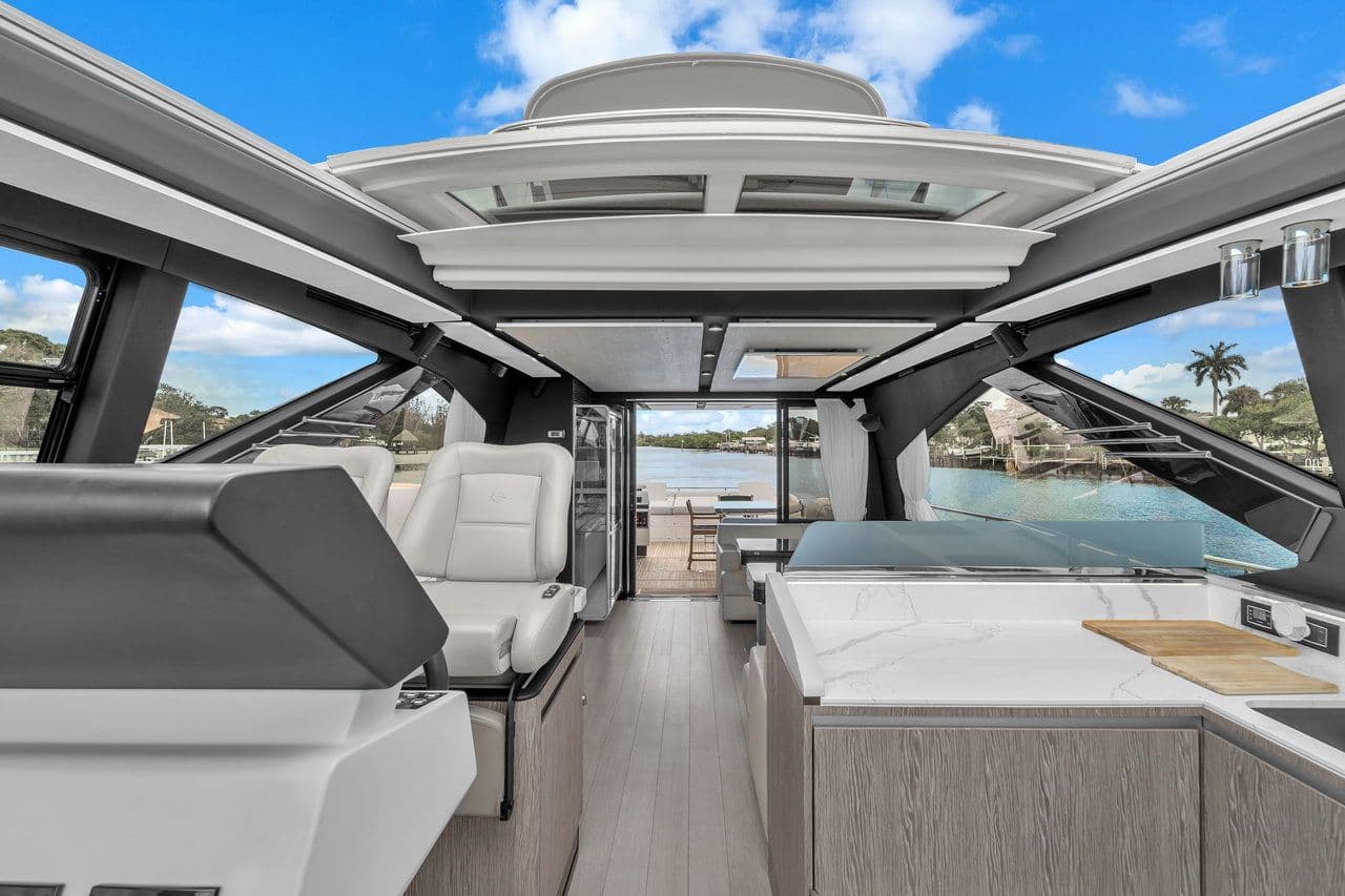 2020 Azimut S7 Fly Sold in Miami, Florida Flybridge 2