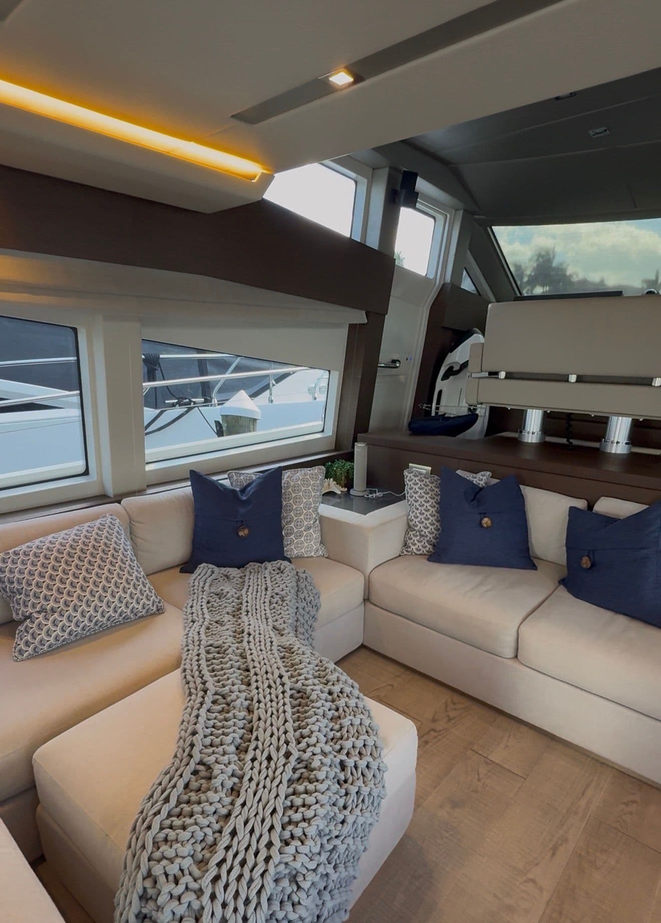 2015 Prestige 750 zum Verkauf in Hollywood, Florida Flybridge 5