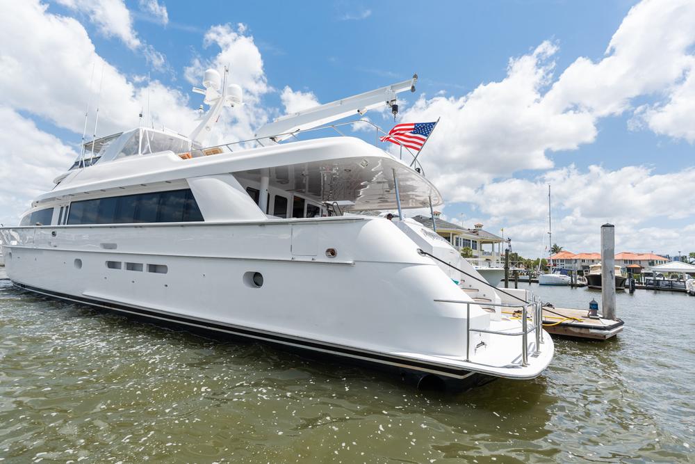 2004 Hatteras 100 Motor Yacht