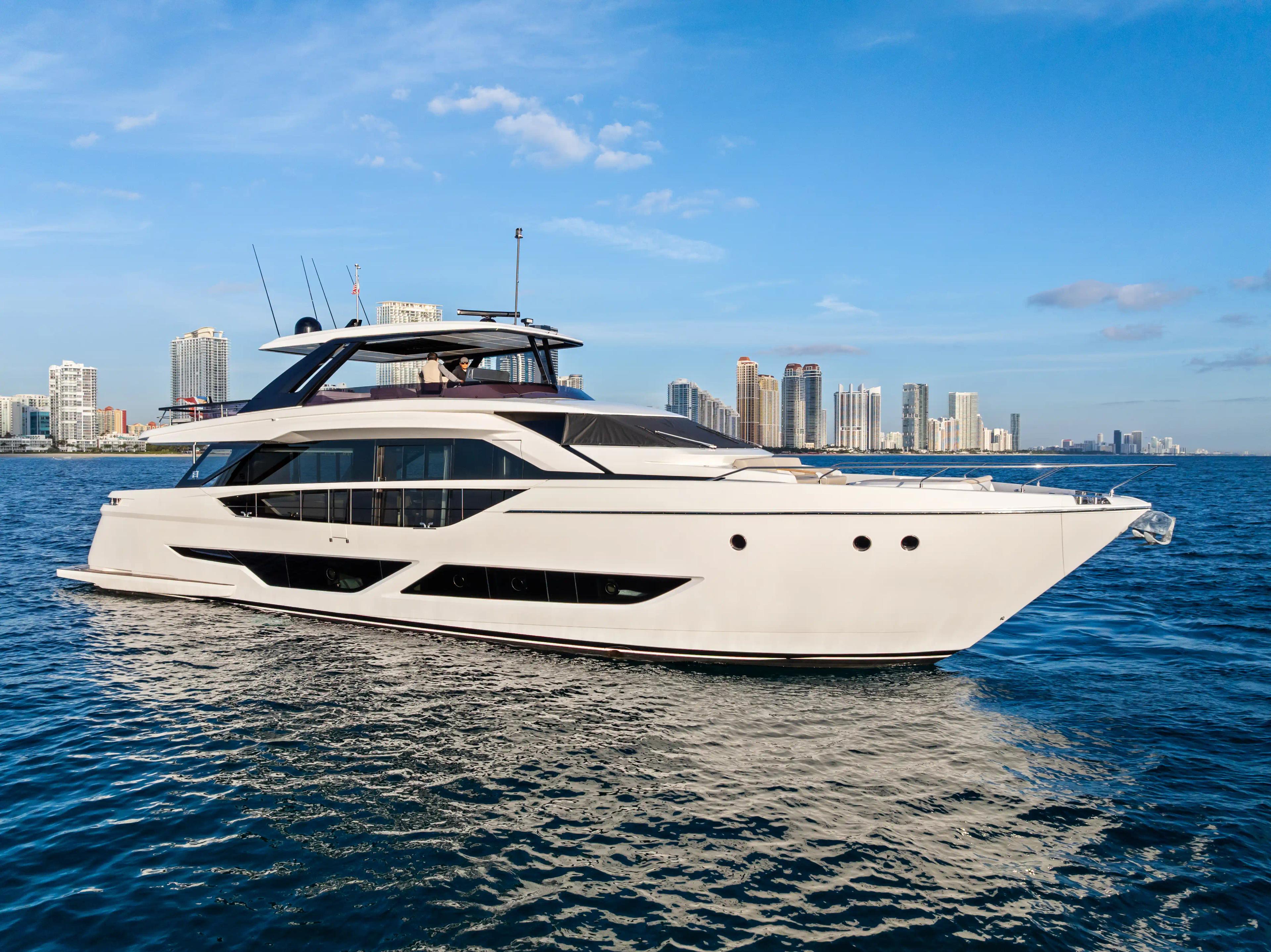 Ferretti Yachts 860 For Sale