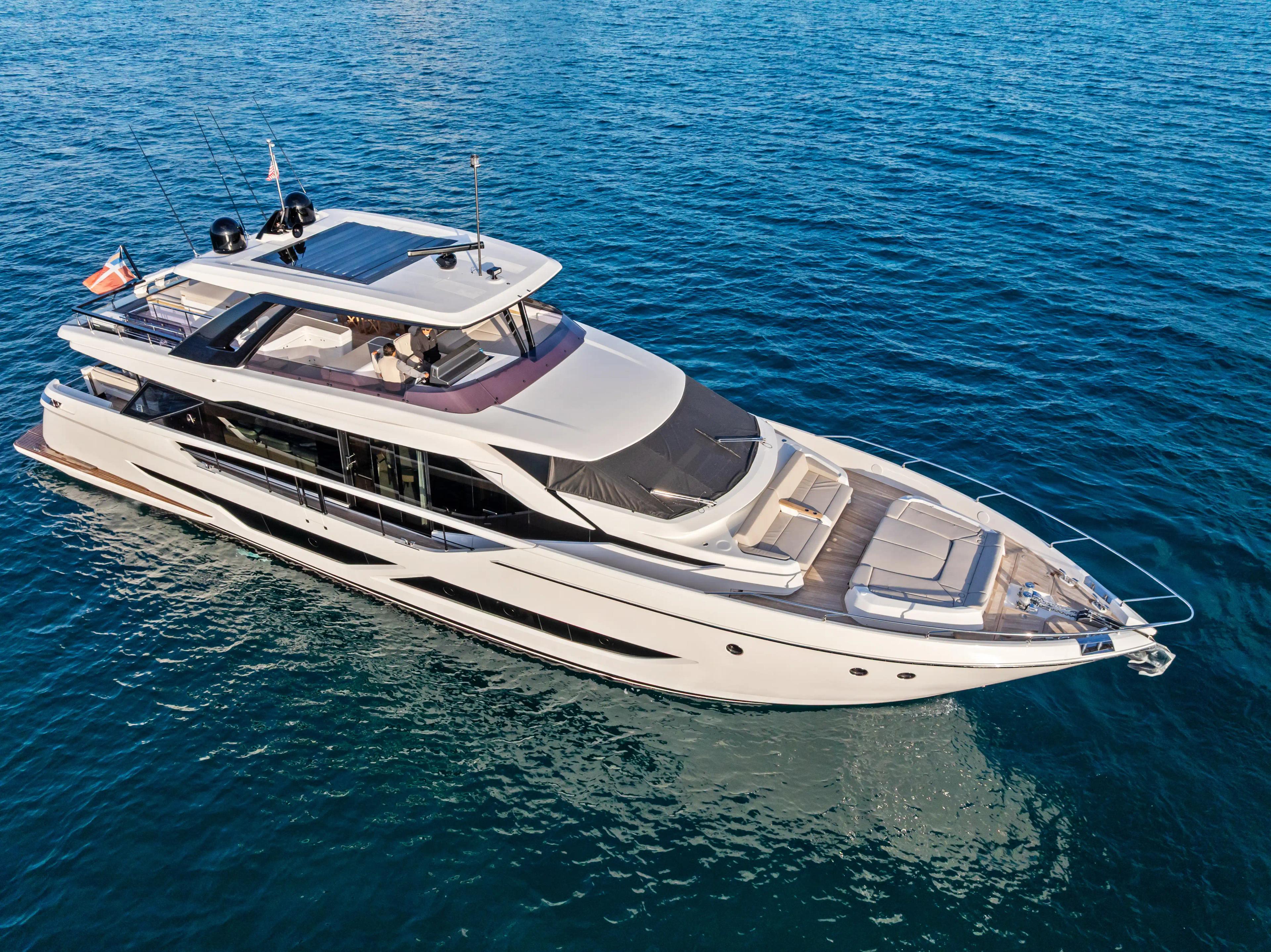 Ferretti Yachts 860 For Sale