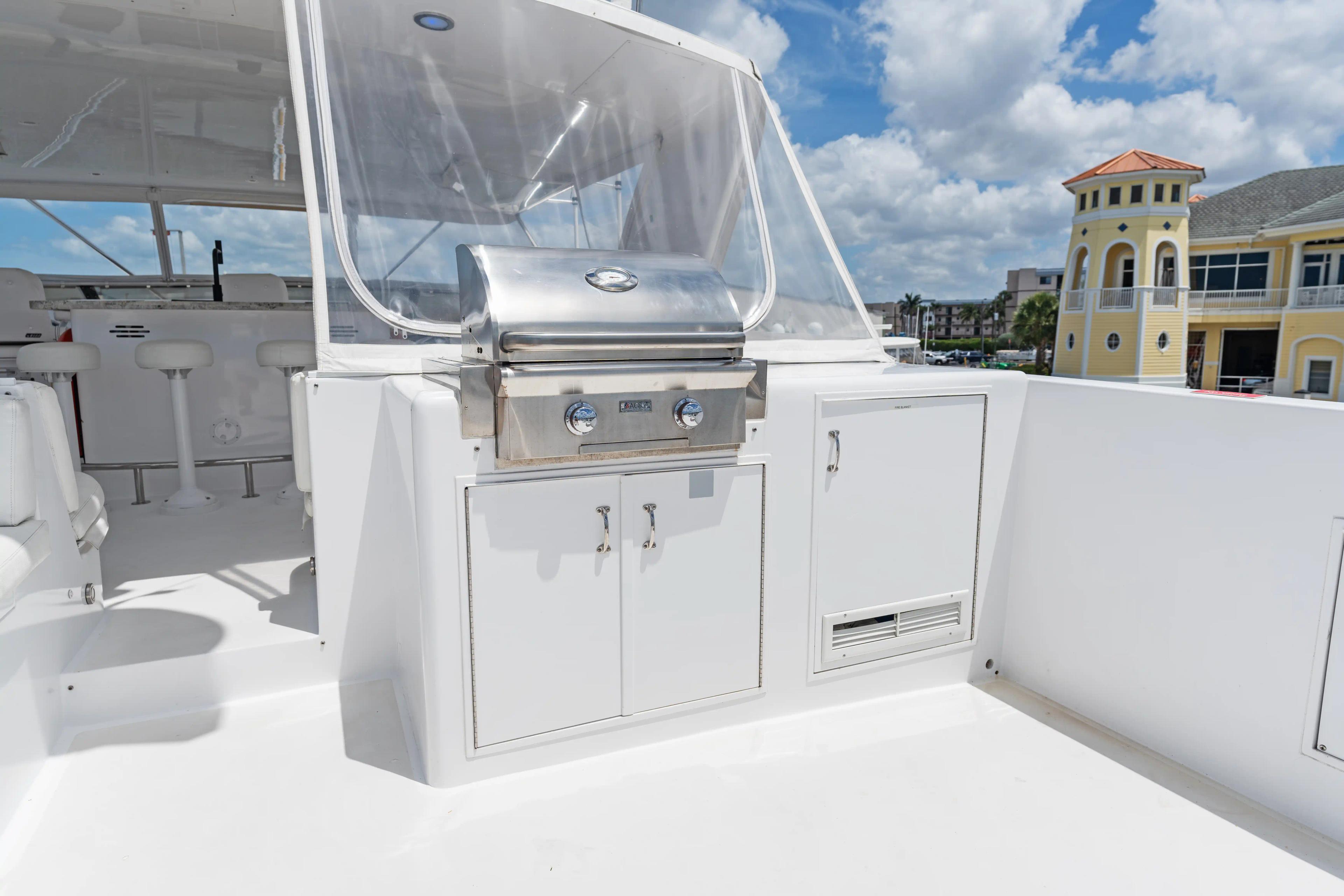 Hatteras 100 Motor Yacht For Sale