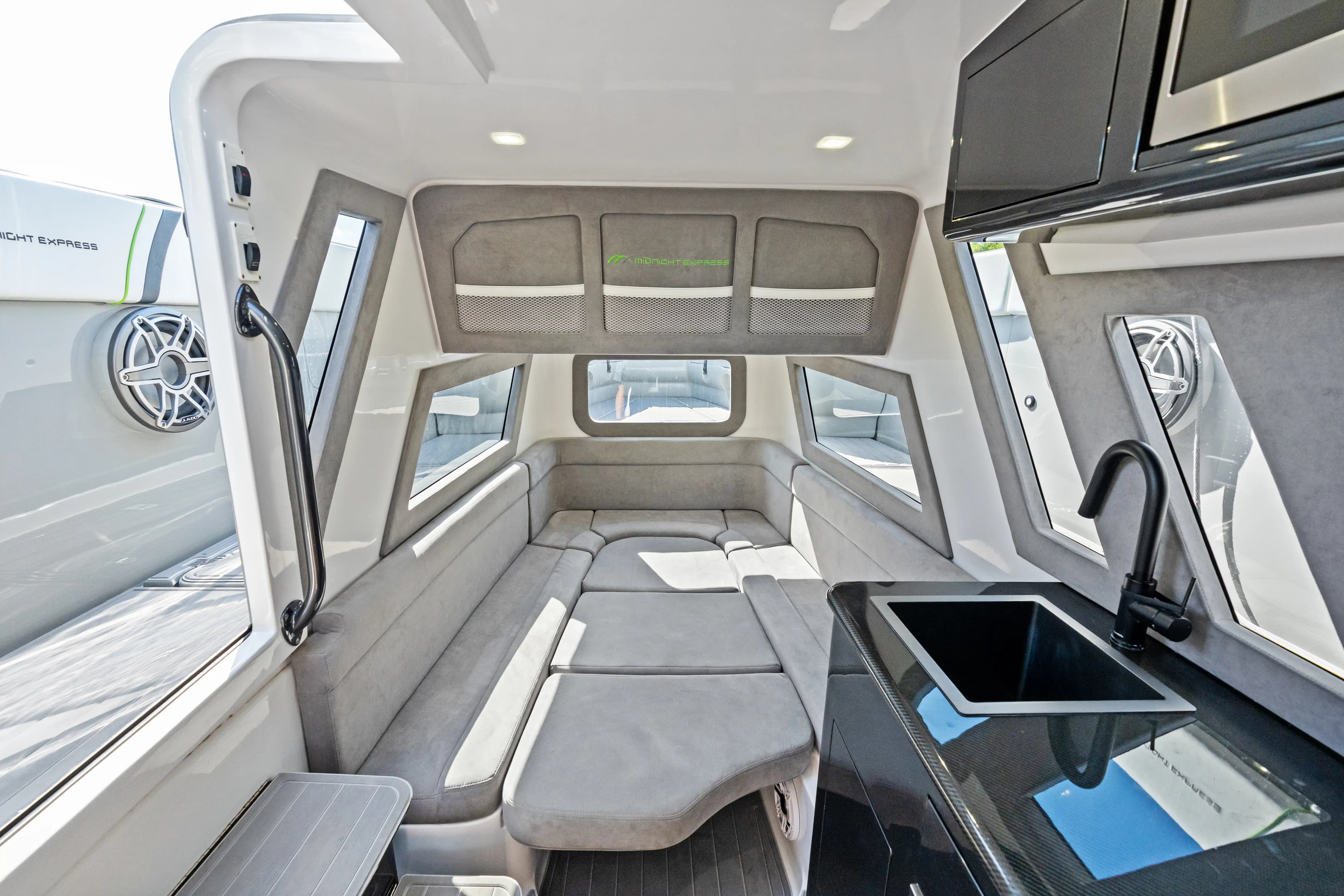 2022 Midnight Express Boats 43' Solstice for Sale in Miami Beach, Florida Walk-around Boats 3