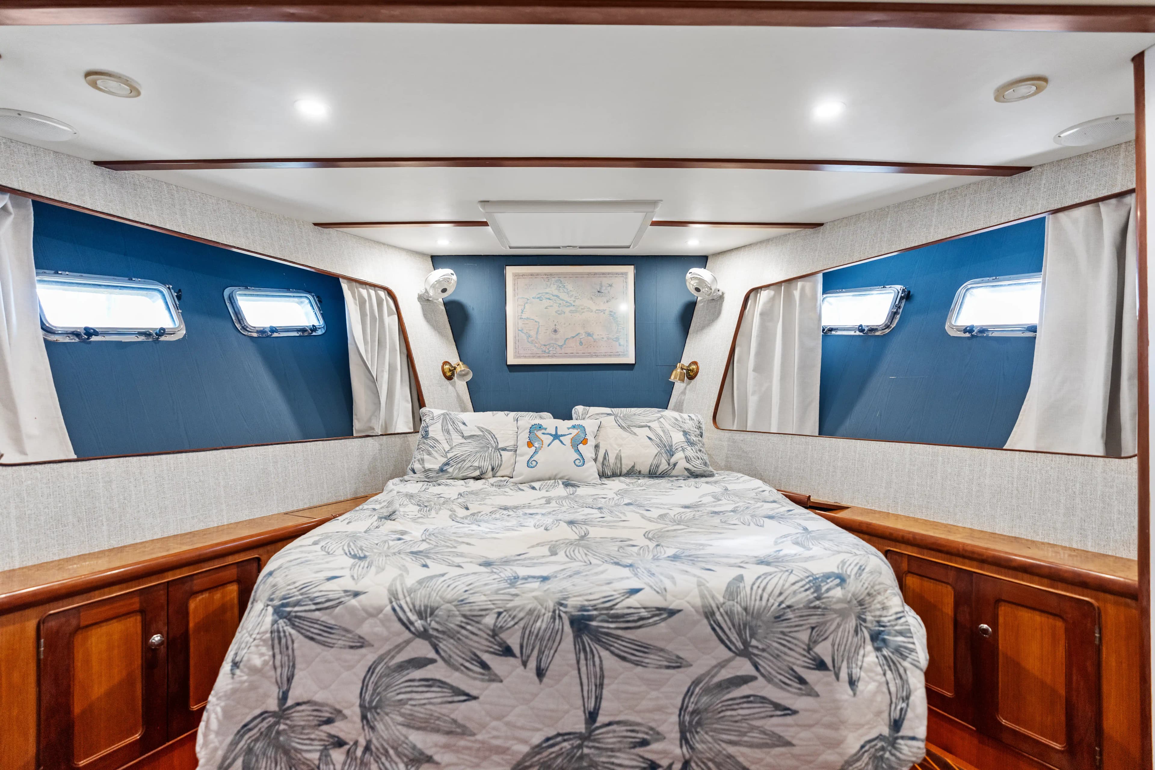 2000 Selene Yachts Solo 43' for Sale in Fort Lauderdale, Florida Cruiser 2