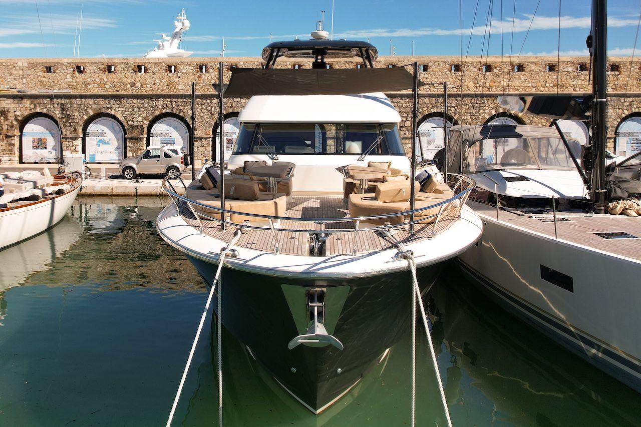 Monte Carlo Yachts MCY 70 For Sale