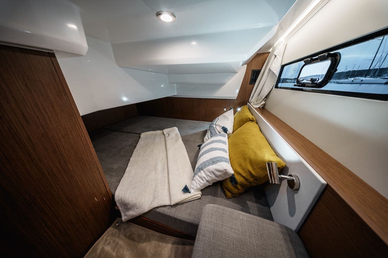 Beneteau Antares 9 for Sale
