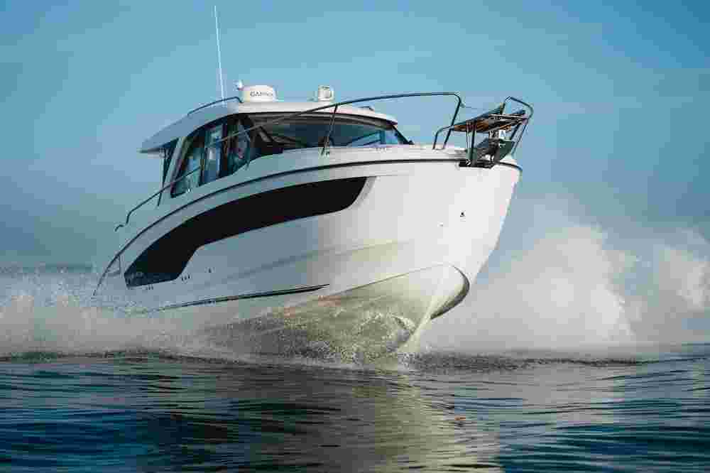 2026 Beneteau Antares 9