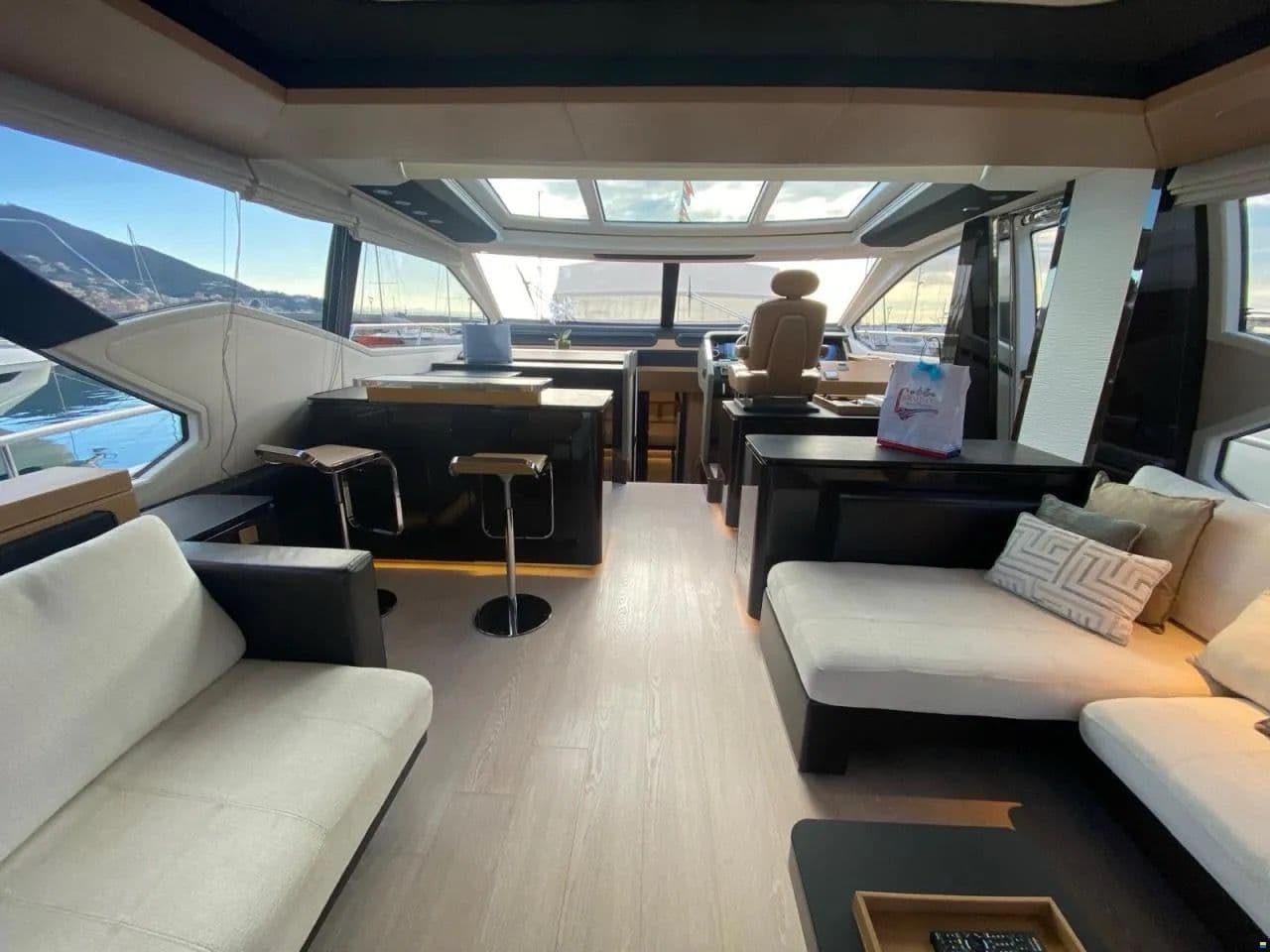 Azimut 77S te koop