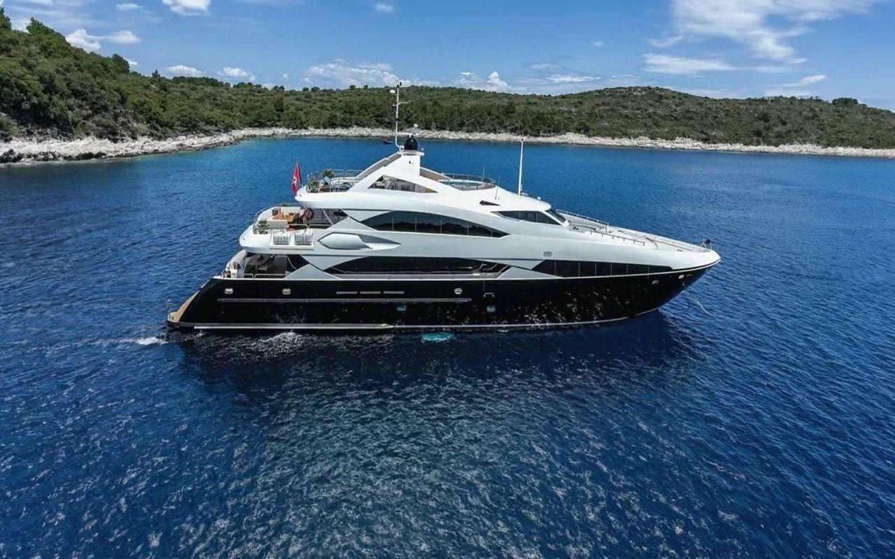 Sunseeker 37 Metre Yacht For Sale