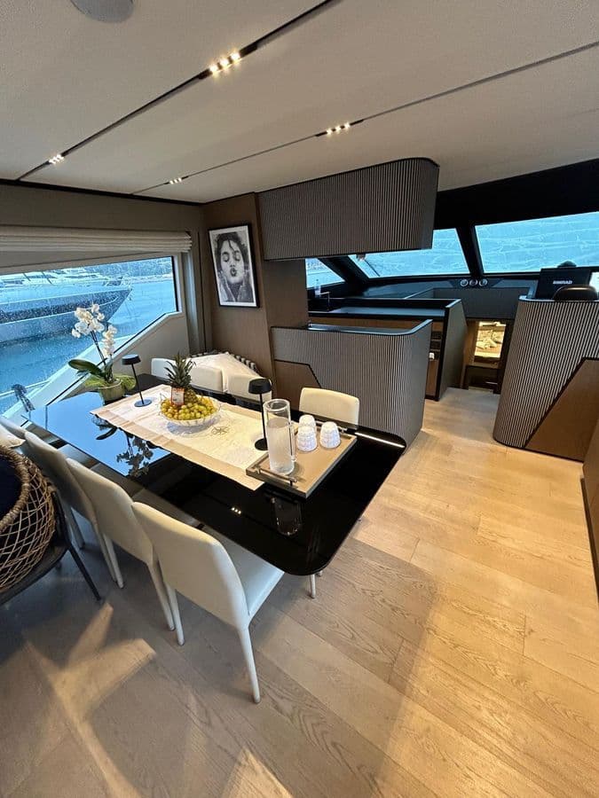 Ferretti Yachts 720 for Sale