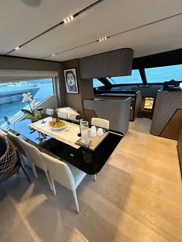 Ferretti Yachts 720 for Sale