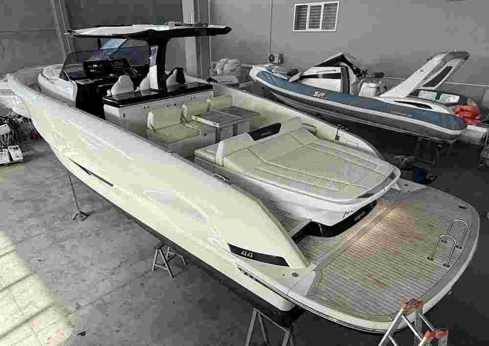 2022 Solaris Power 44 Open