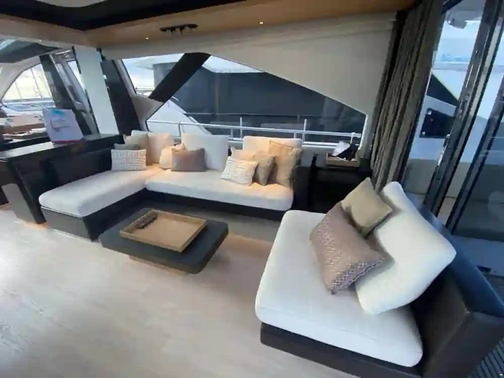 Azimut 77S te koop