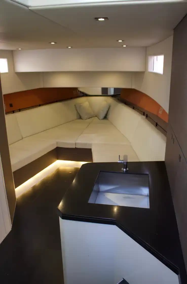 Vanquish Yachts VQ45 in vendita