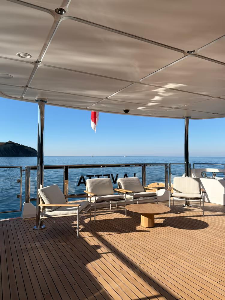 2025 Custom Line Navetta 38