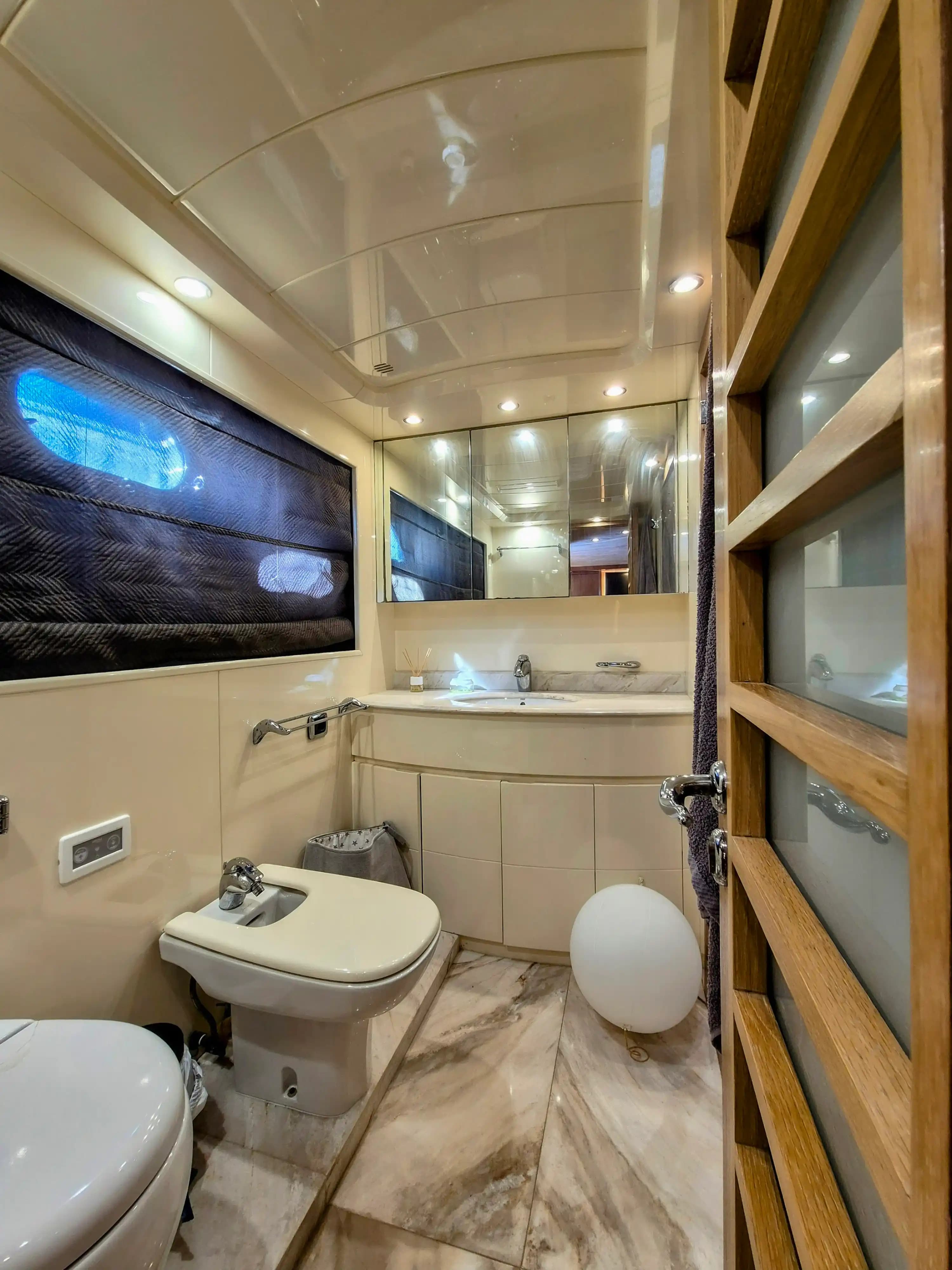 2000 Astondoa 95GLX zum Verkauf in Valencia, ES Flybridge 3