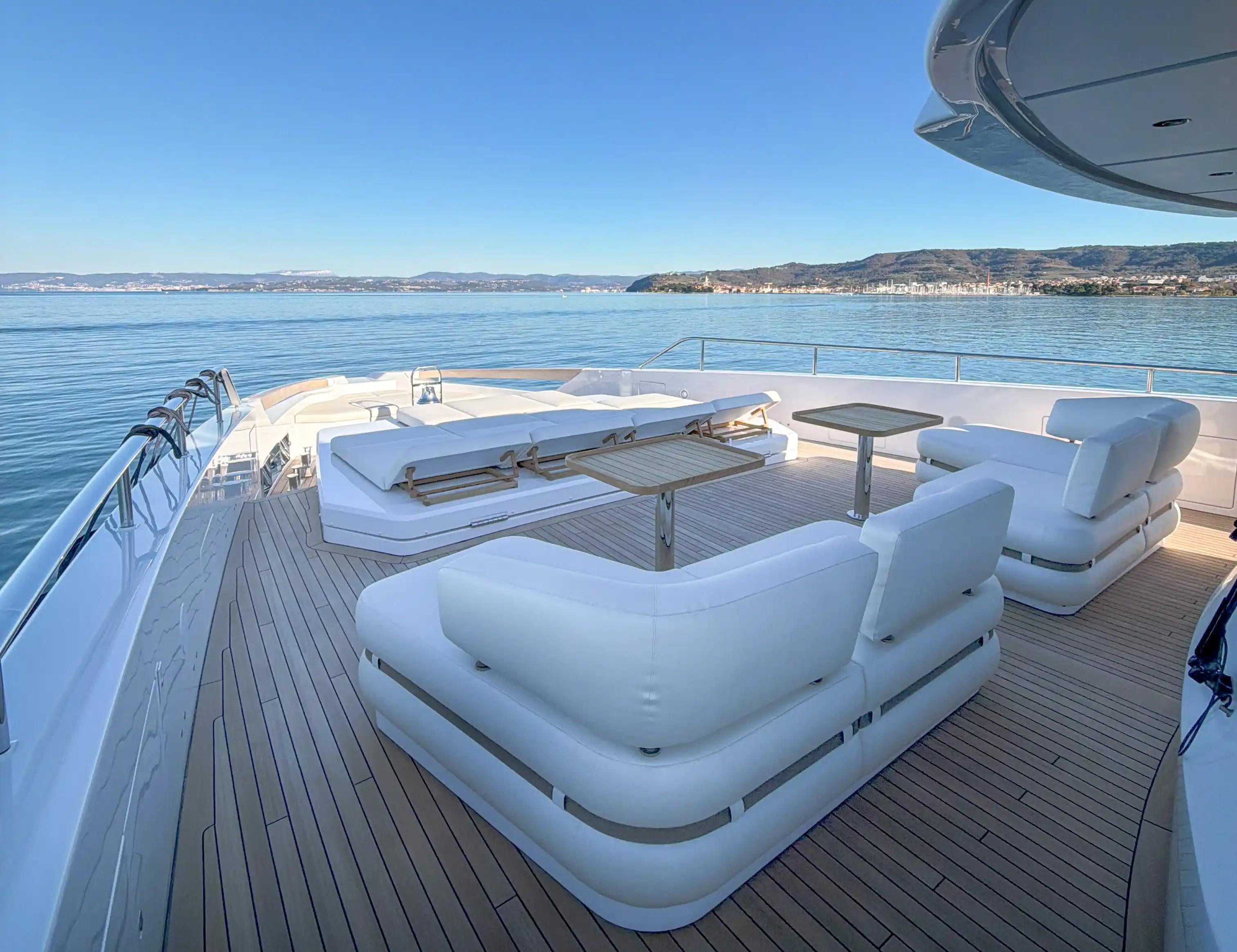 Custom Line Navetta 38 For Sale