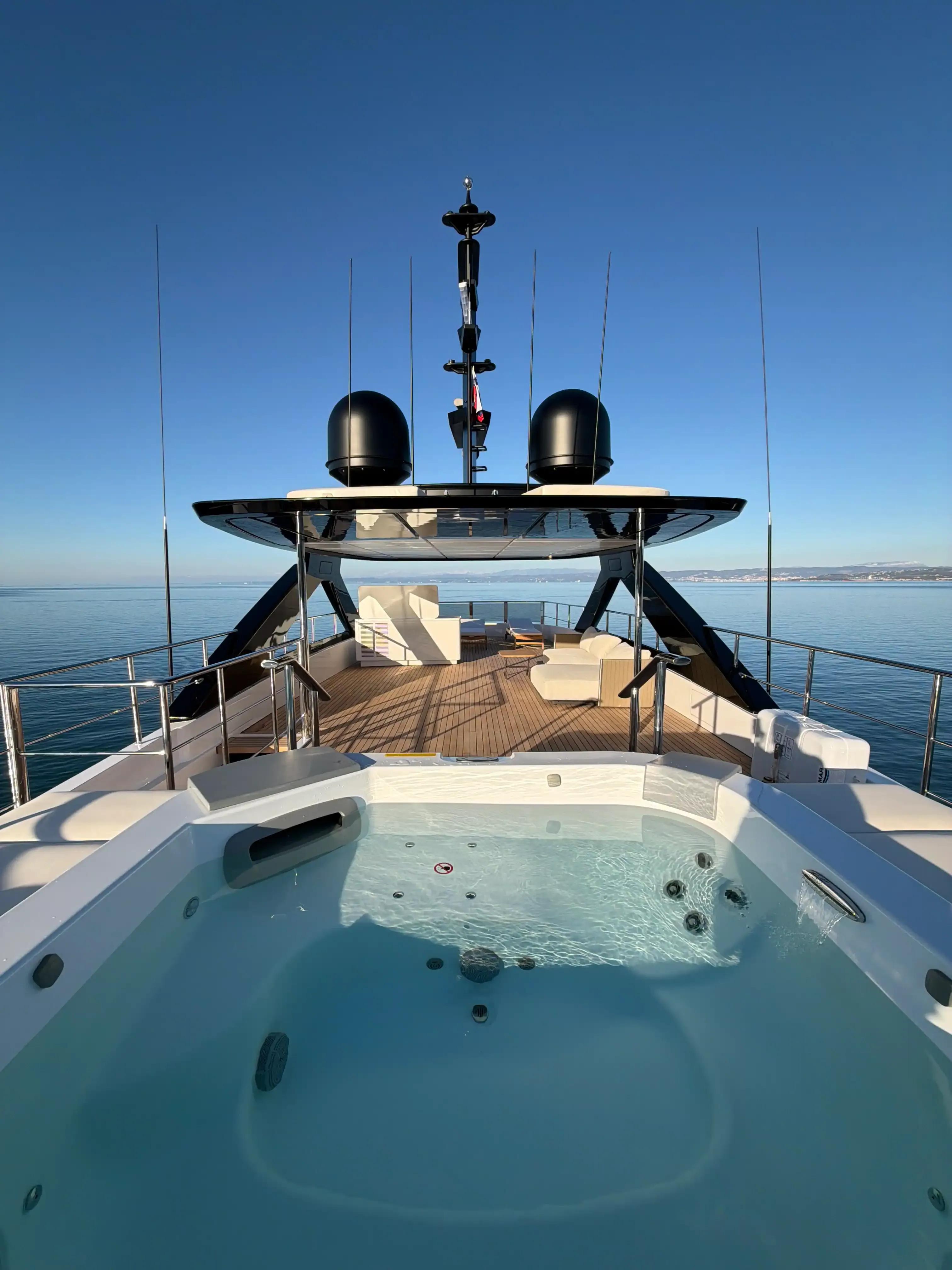 Custom Line Navetta 38 For Sale