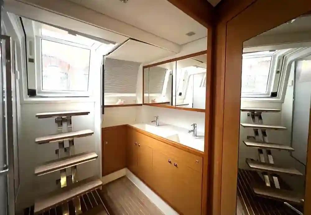 2014 Lagoon 620 for Sale in Genoa, IT Multi-Hull 2