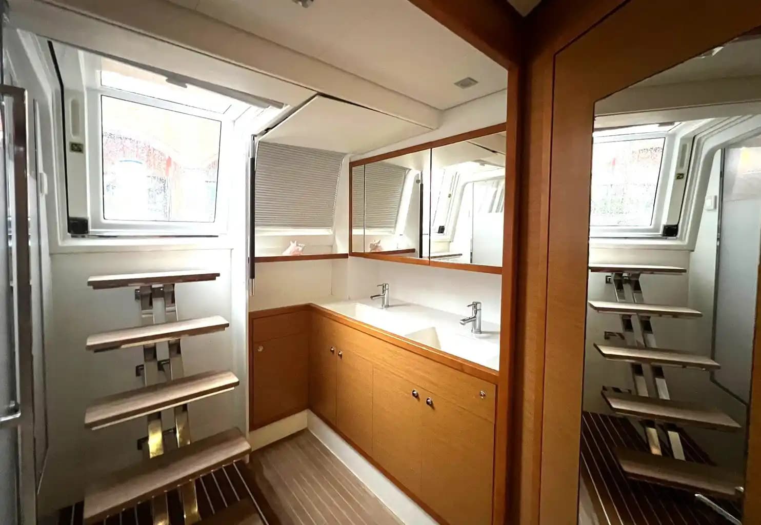 2014 Lagoon 620 for Sale in Genoa, IT Multi-Hull 2