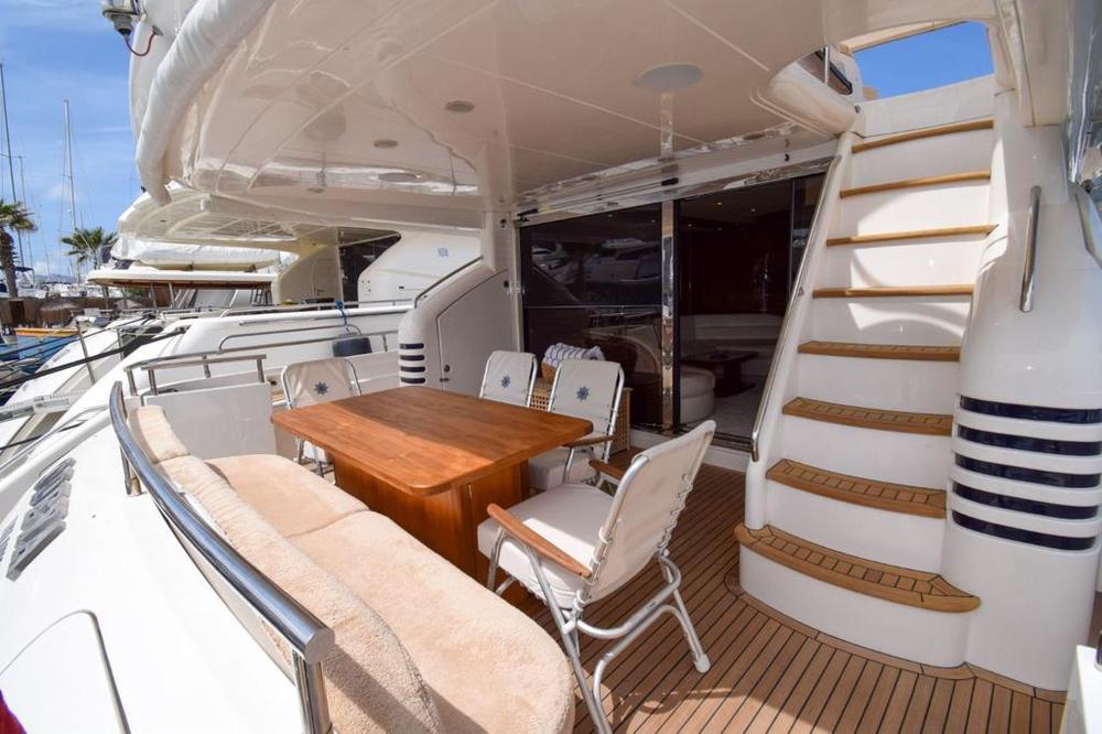 2004 Princess Yachts PR82