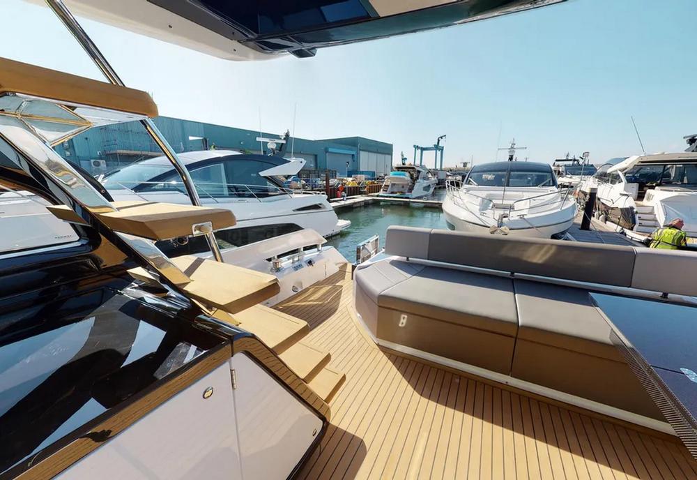 2022 Sunseeker 65 Sport Yacht