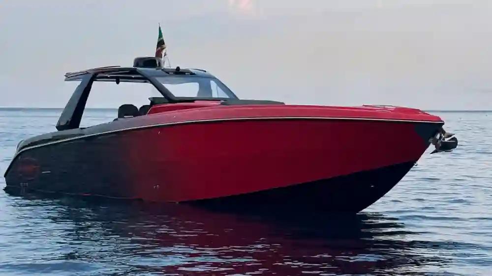 Cigarette Racing 42' Auroris à vendre