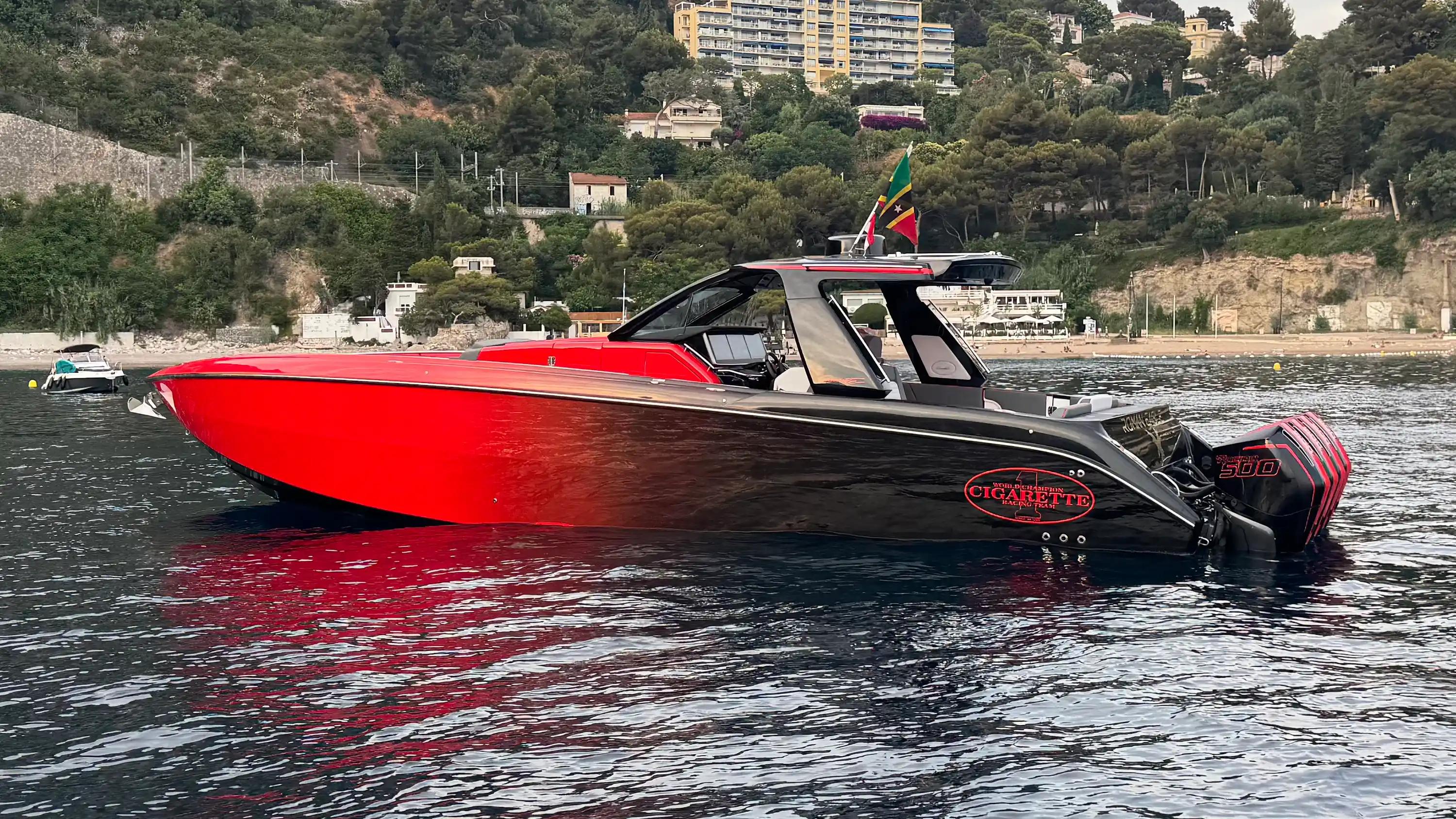 Cigarette Racing 42' Auroris à vendre