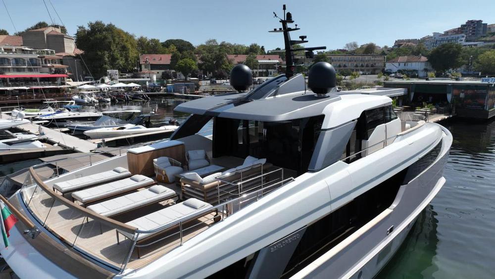 2022 Sanlorenzo SD96