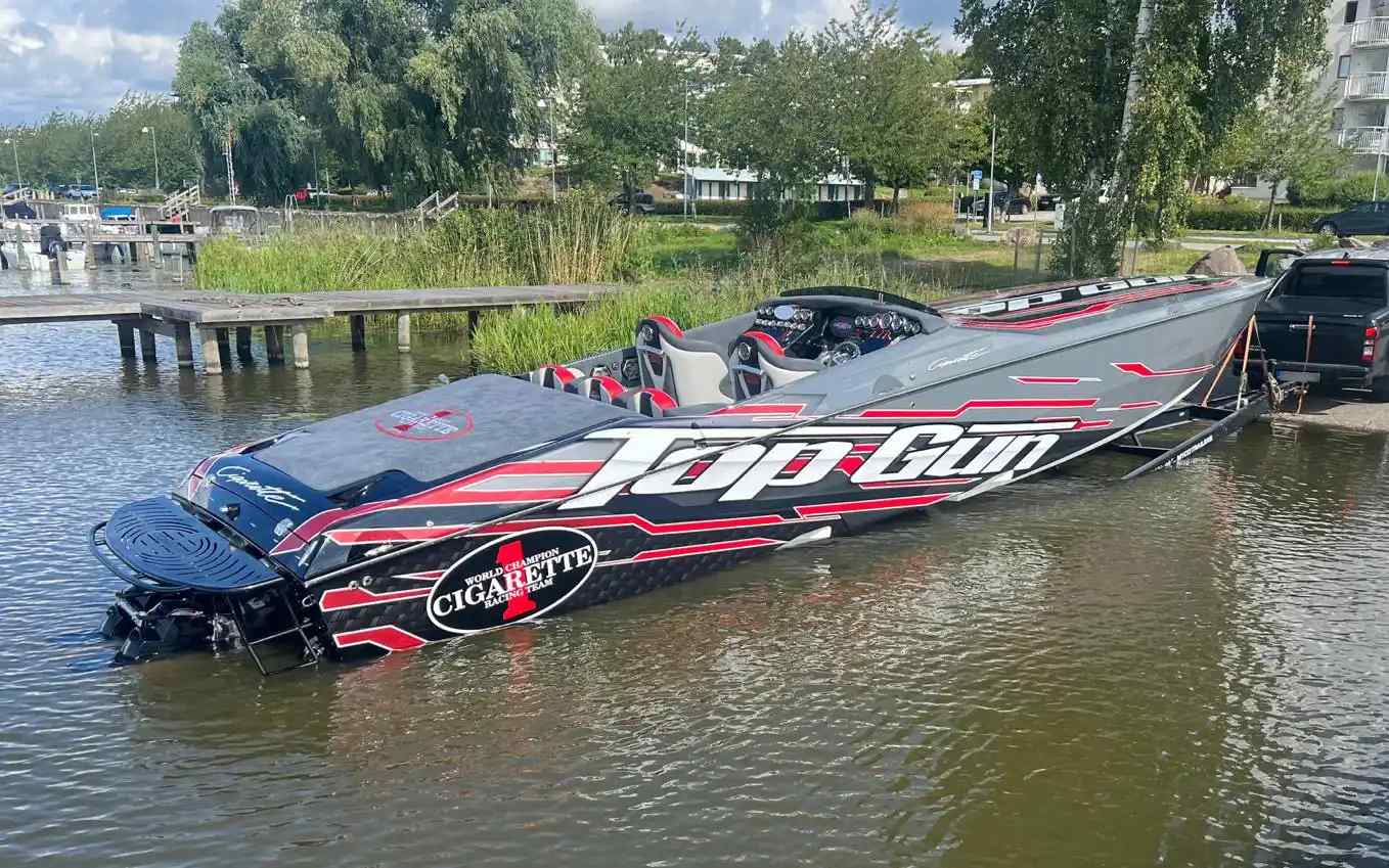 Yacht