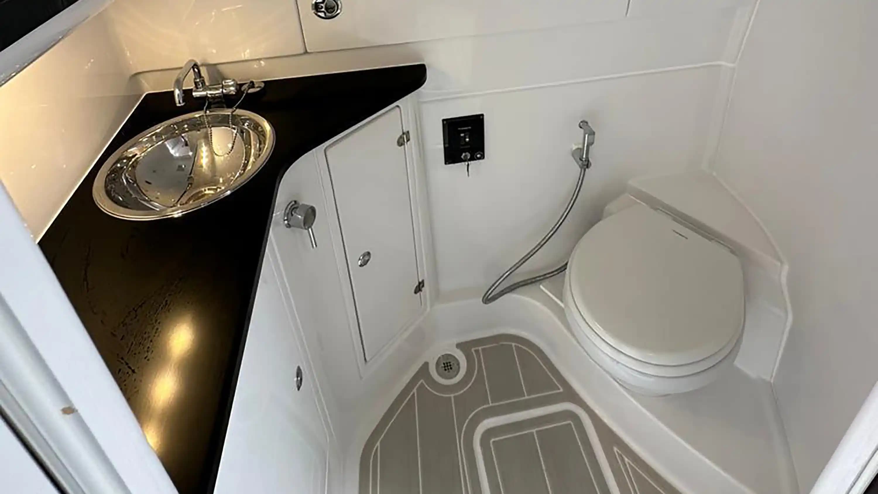 2024 Cigarette Racing 42' Auroris for Sale in Dubai, AE Center Console 4