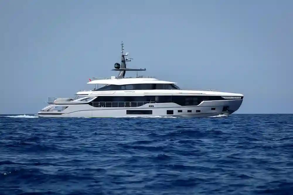 Azimut Grande 38 Metri for Sale