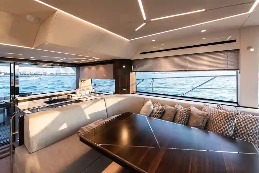 2023 Sunseeker Manhattan 55 in vendita a Dubai, AE Motor Yacht 4