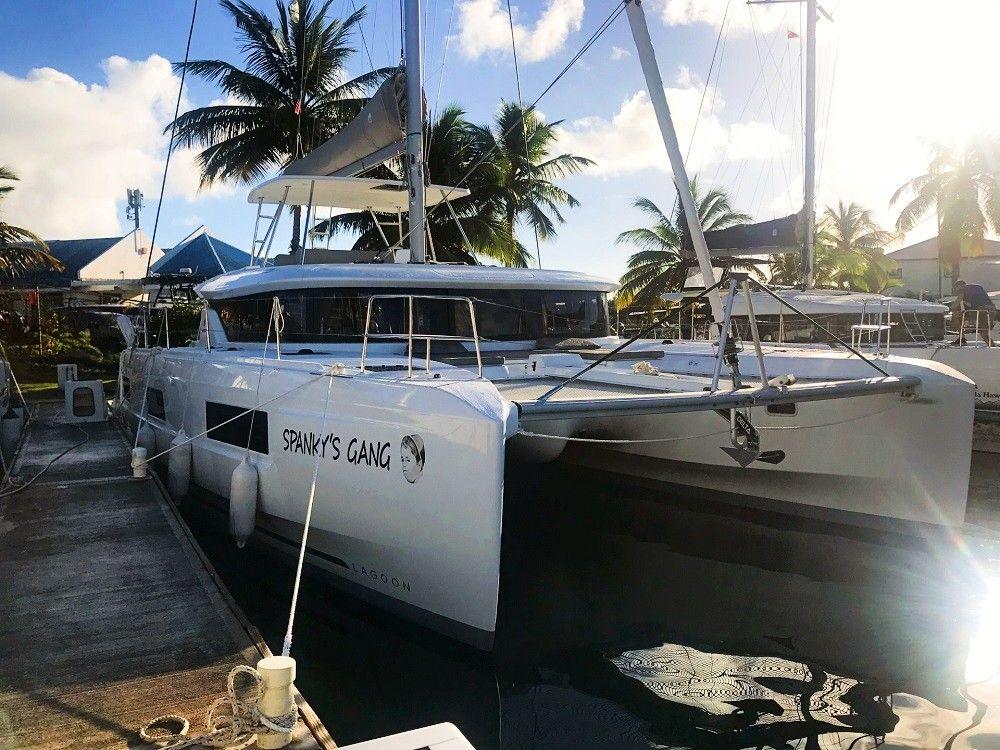 Lagoon 46 in vendita