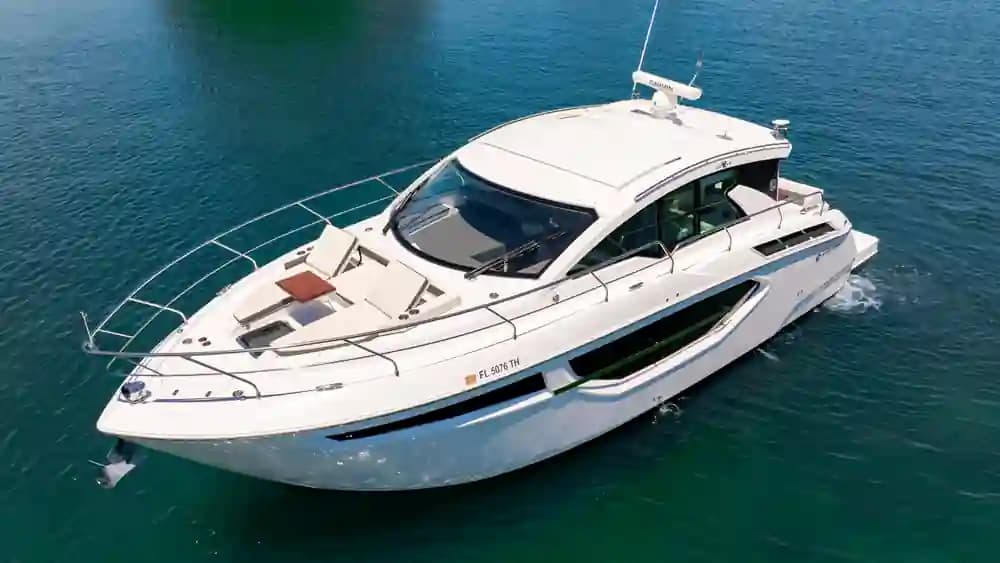 Cruisers Yachts 42 Cantius for Sale