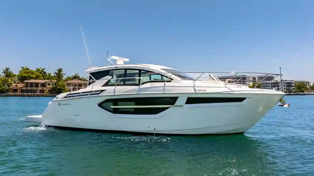 Cruisers Yachts 42 Cantius for Sale