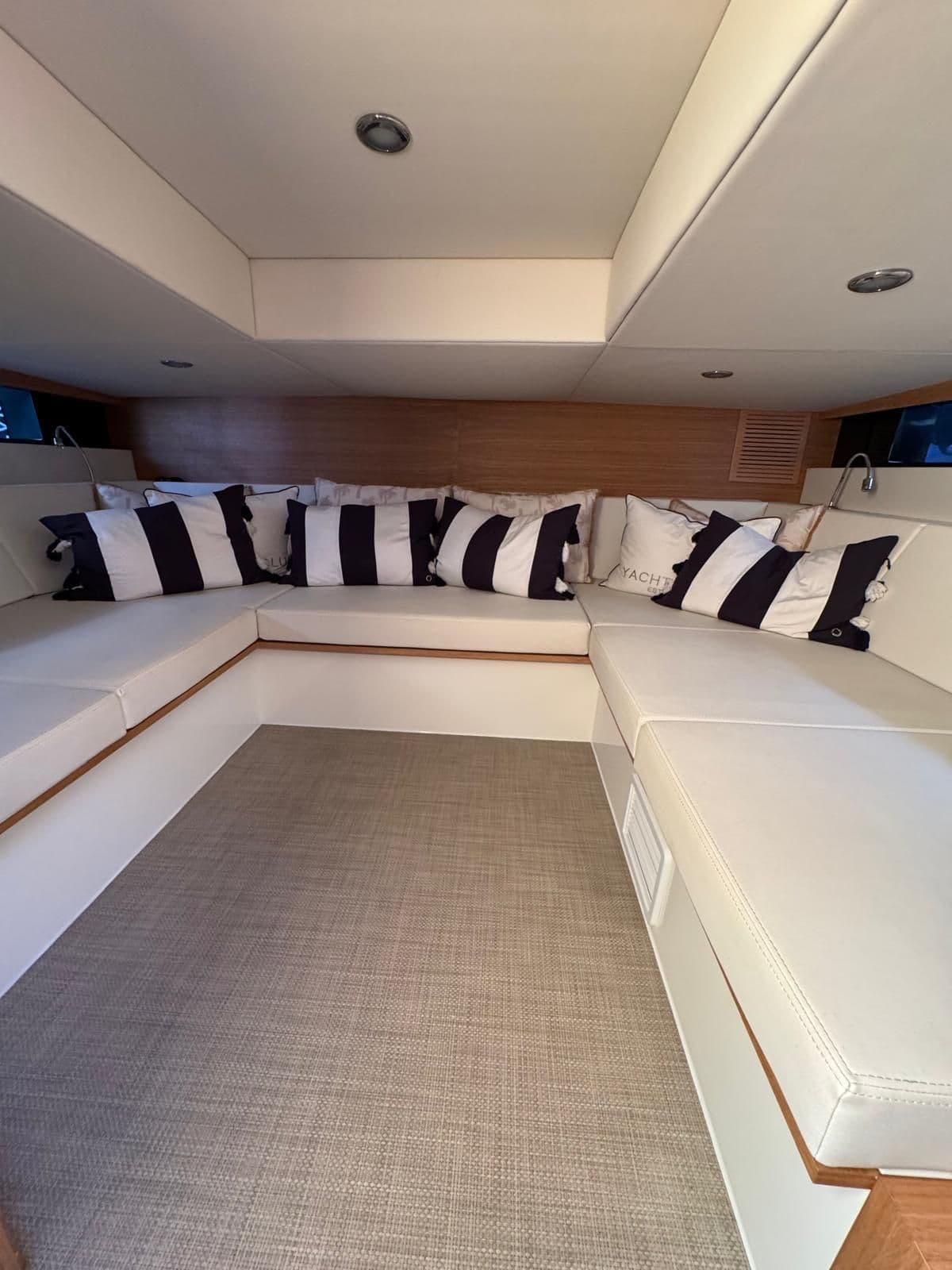 2021 De Antonio Yachts D42 Open for Sale in Balearic Islands, ES Motor Yacht 5