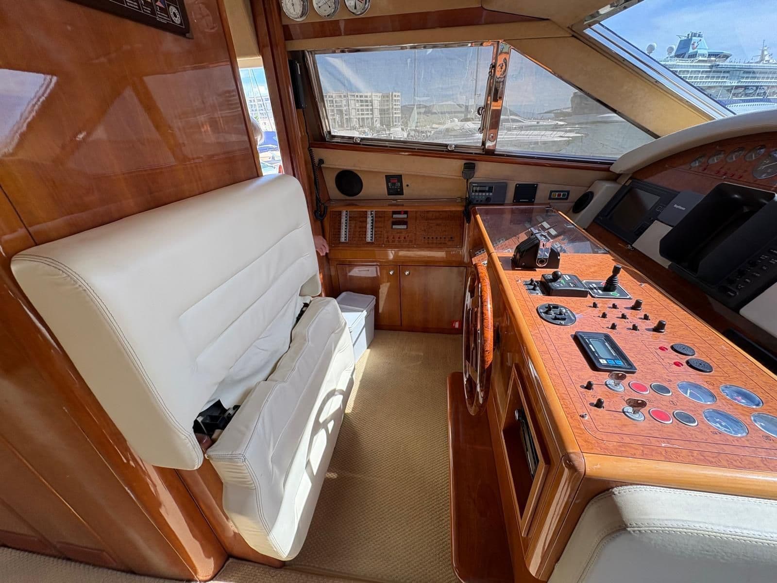 Ferretti Yachts 680 Anniversary for Sale