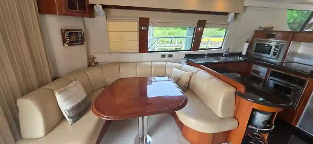 2006 Carver Voyager for Sale in Annapolis, Maryland Motor Yacht 4