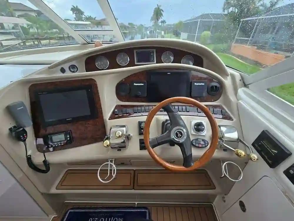2004 Sea Ray 480 Sold in Cape Coral, Florida Motor Yacht 5