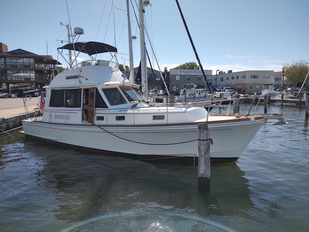 1996 Grand Banks Yachts Eastbay 40