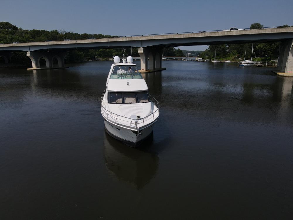 2006 Carver Voyager