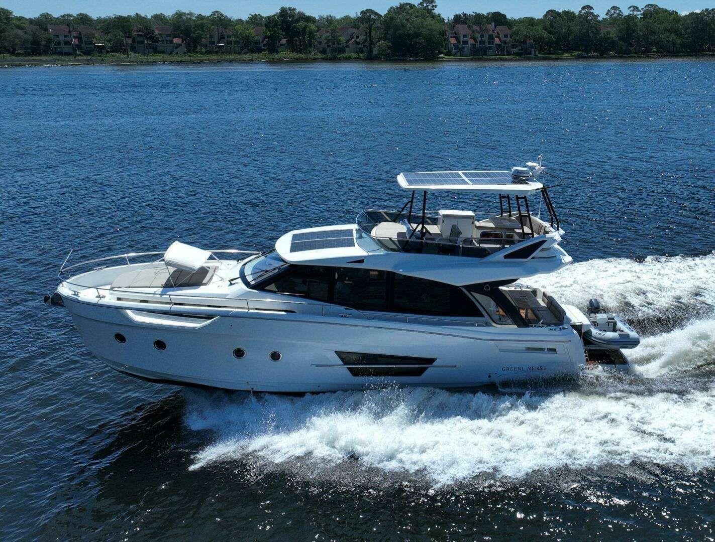 Greenline Yachts 45 Fly zum Verkauf