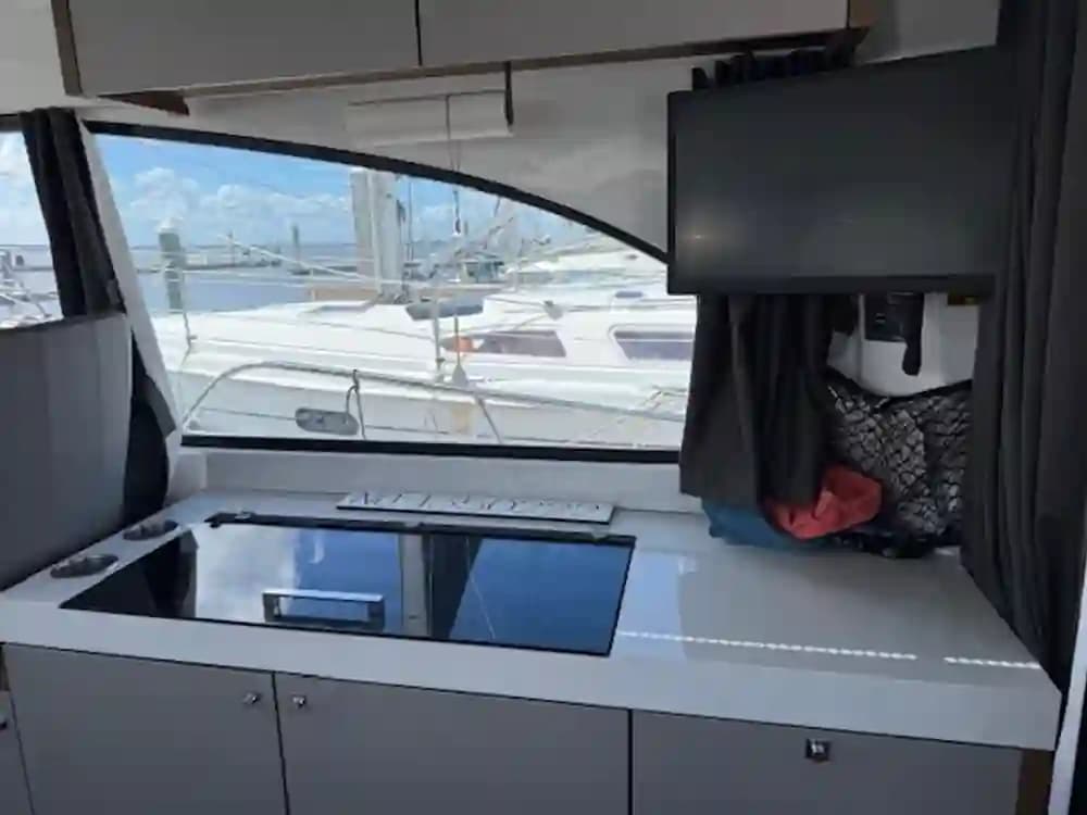 2024 Beneteau Antares 11 Sold in Jacksonville, Florida Pilothouse 2
